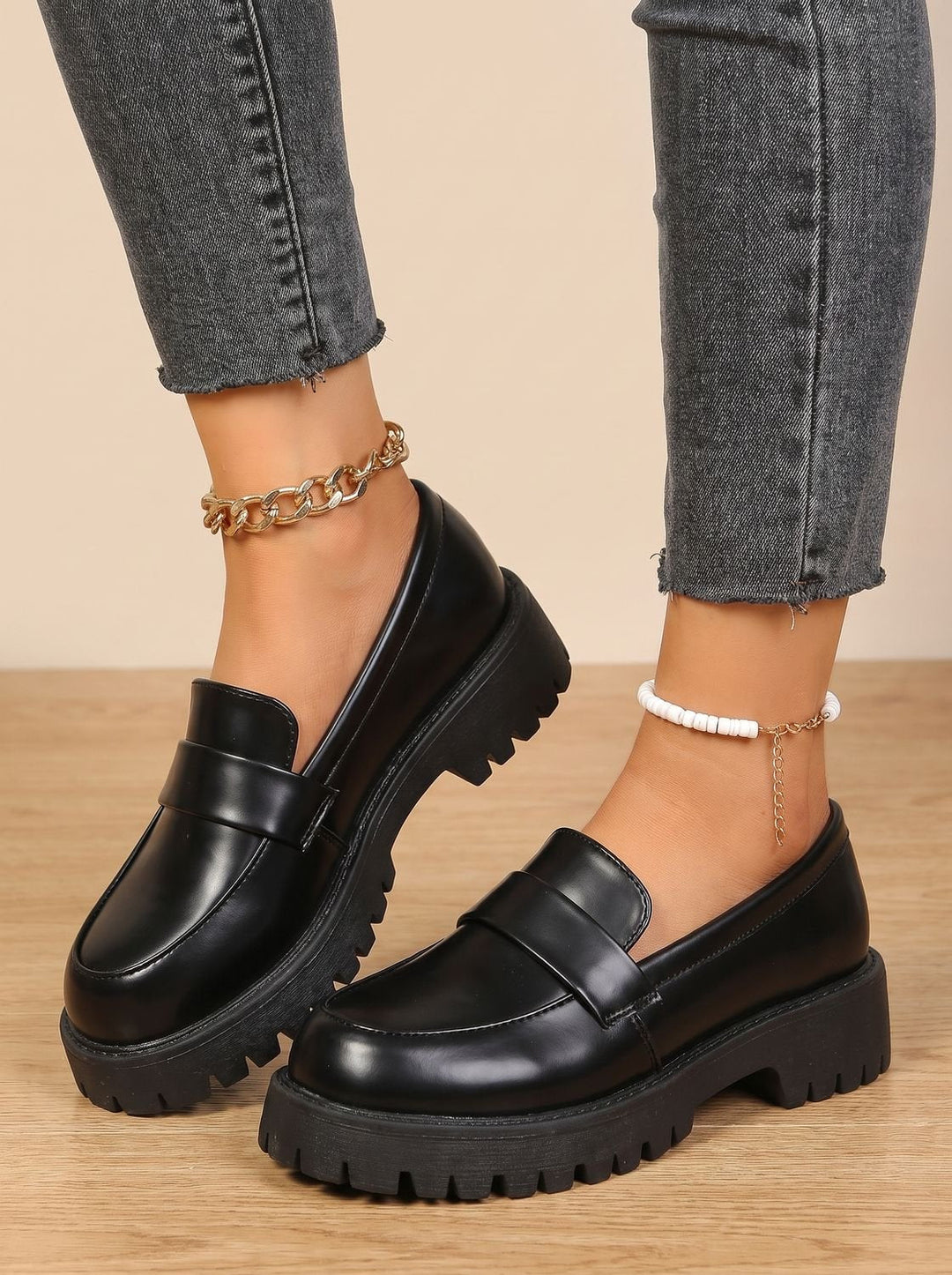 Women's Leather Flats with Orthopedic Platform in Black 5