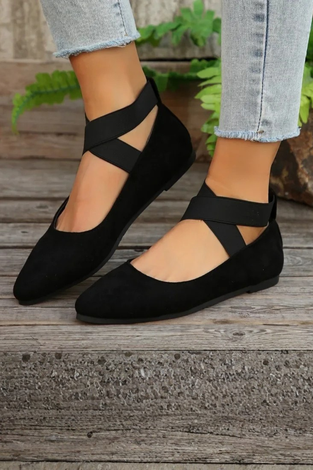 Women's Leather Flats with Refined Pointed Toe (4)