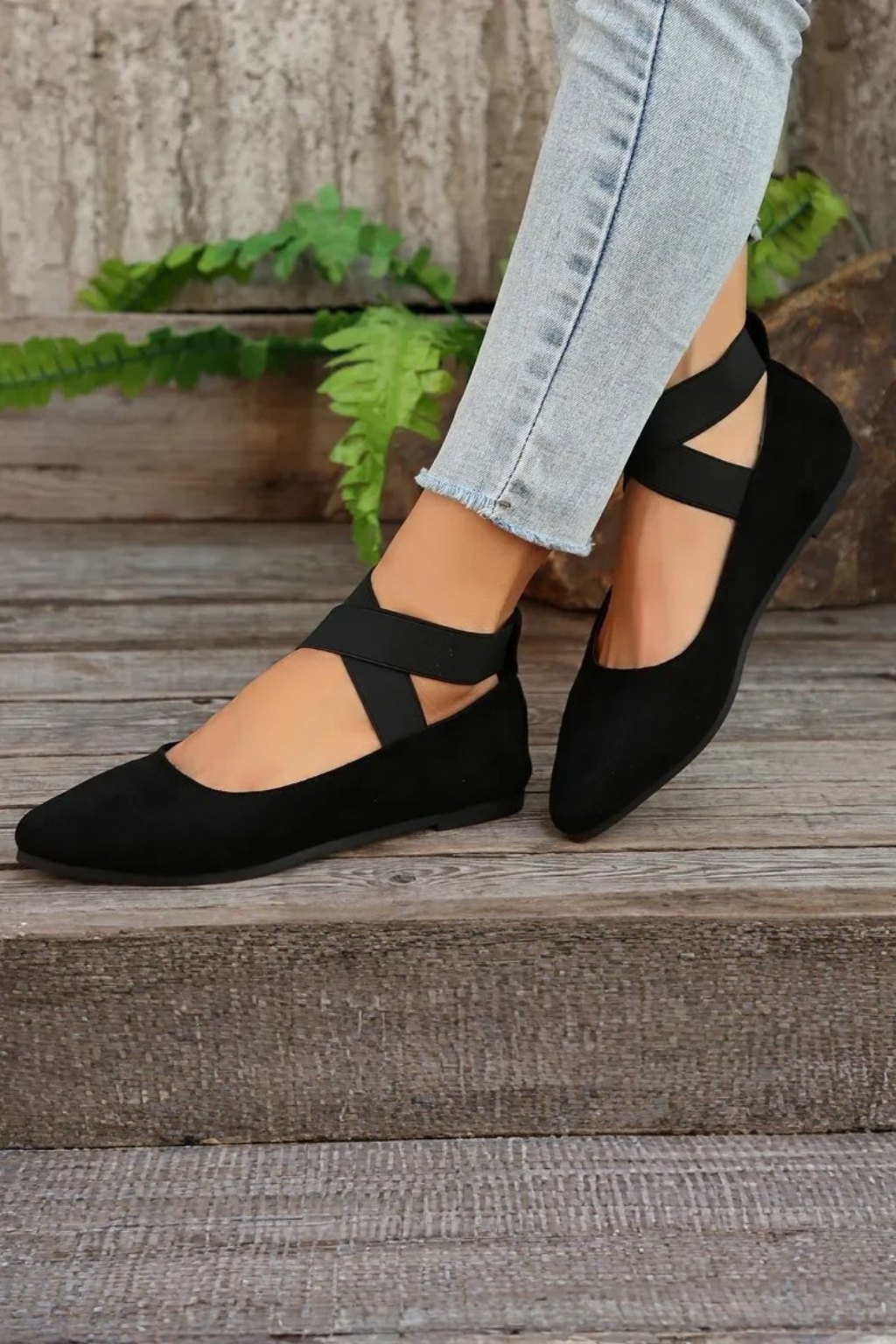 Women's Leather Flats with Refined Pointed Toe (5)