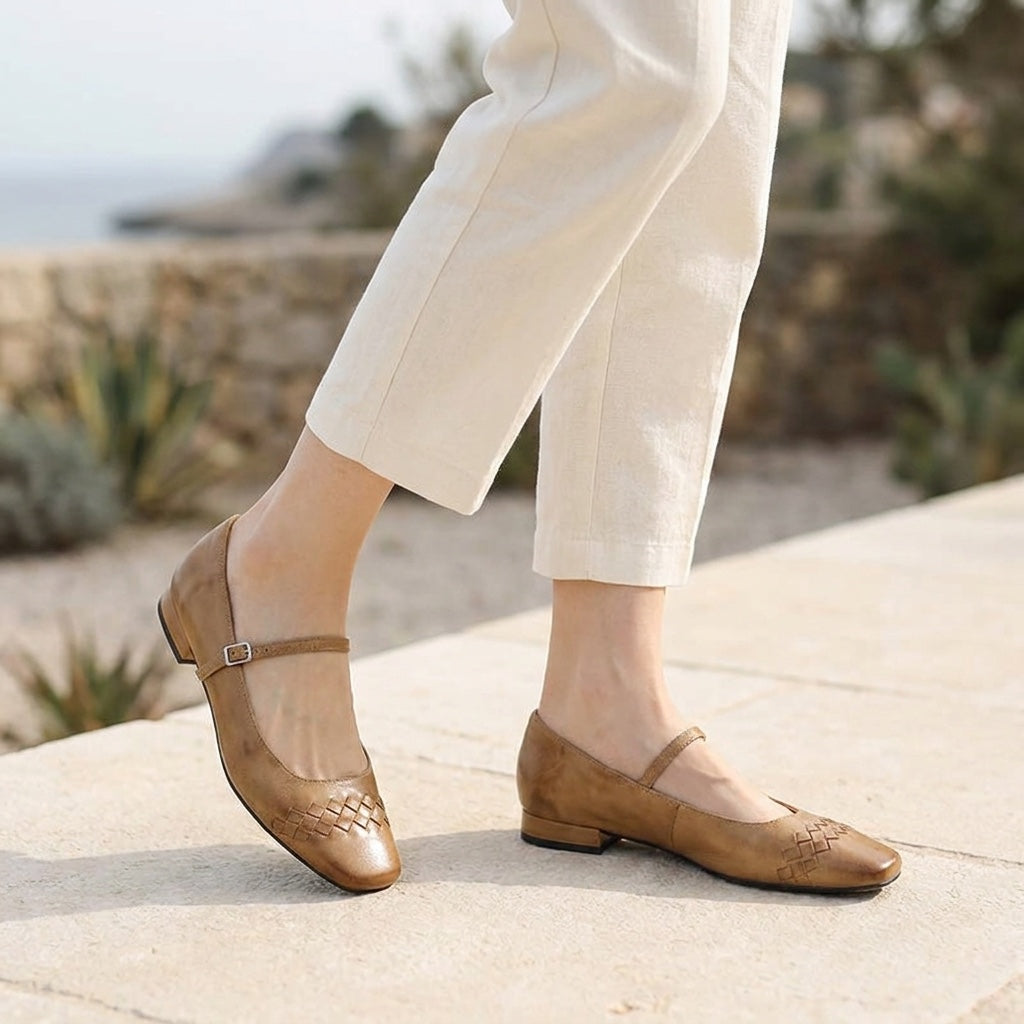 Women's Leather Flats with Retro Buckle Detail (10)