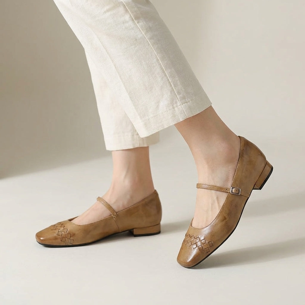 Women's Leather Flats with Retro Buckle Detail (9)