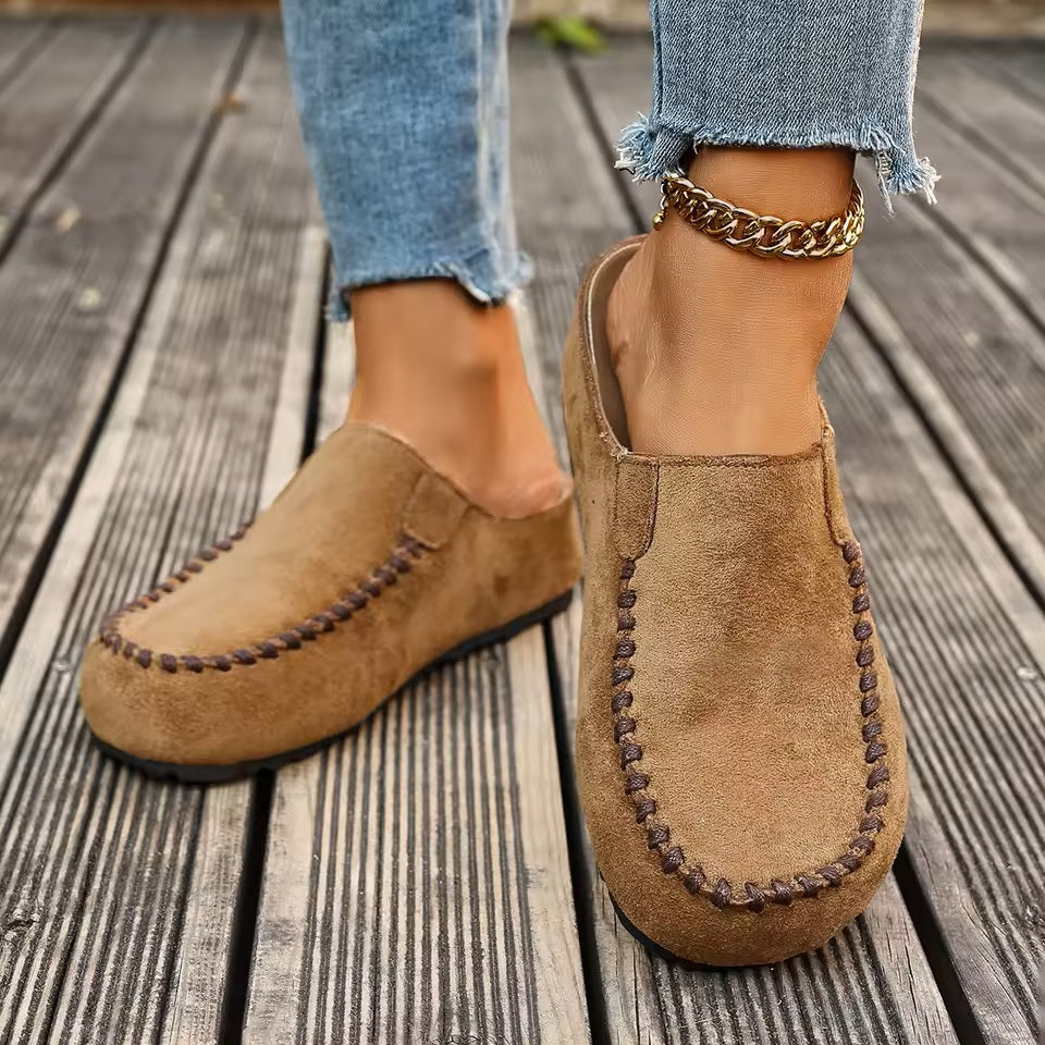 Women's Leather Flats with Tailored Polish (7)