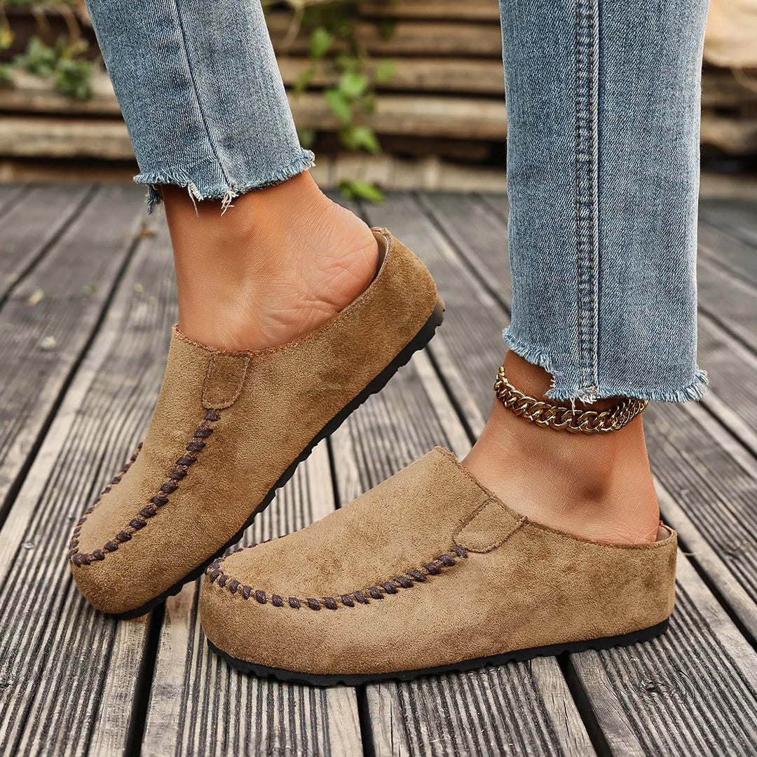 Women's Leather Flats with Tailored Polish (9)