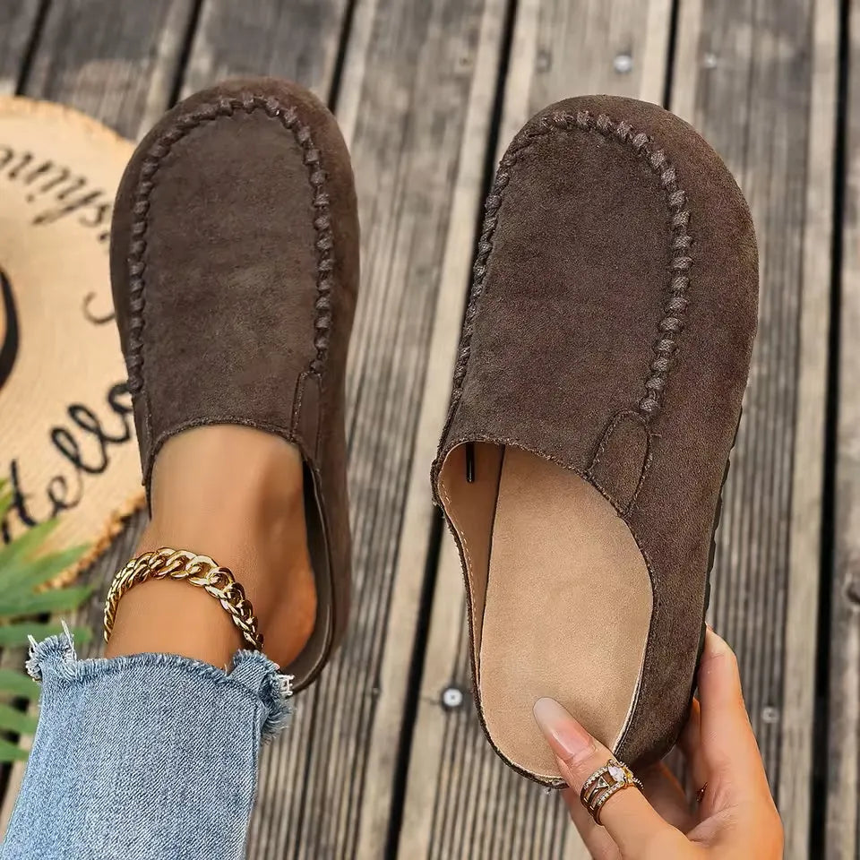 Women's Leather Flats with Tailored Polish in Coffee