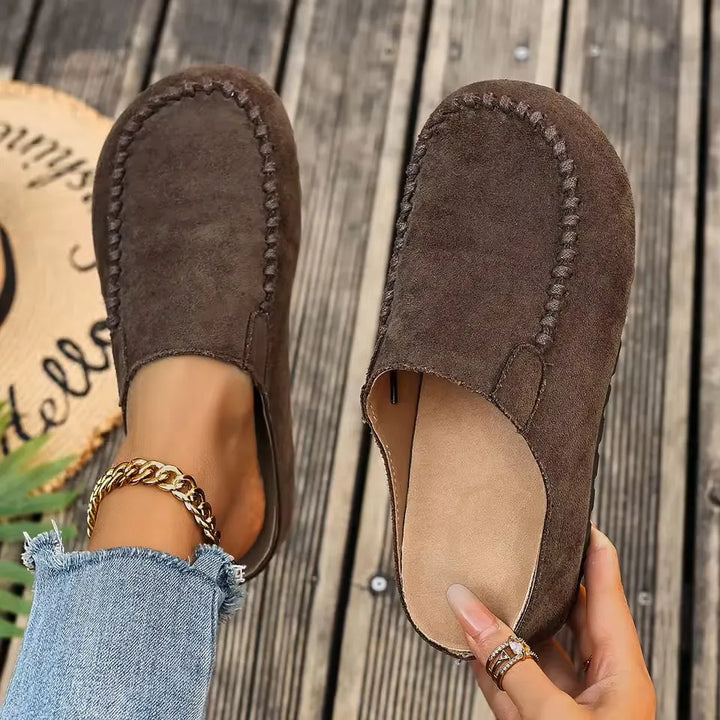 Women's Leather Flats with Tailored Polish in Coffee