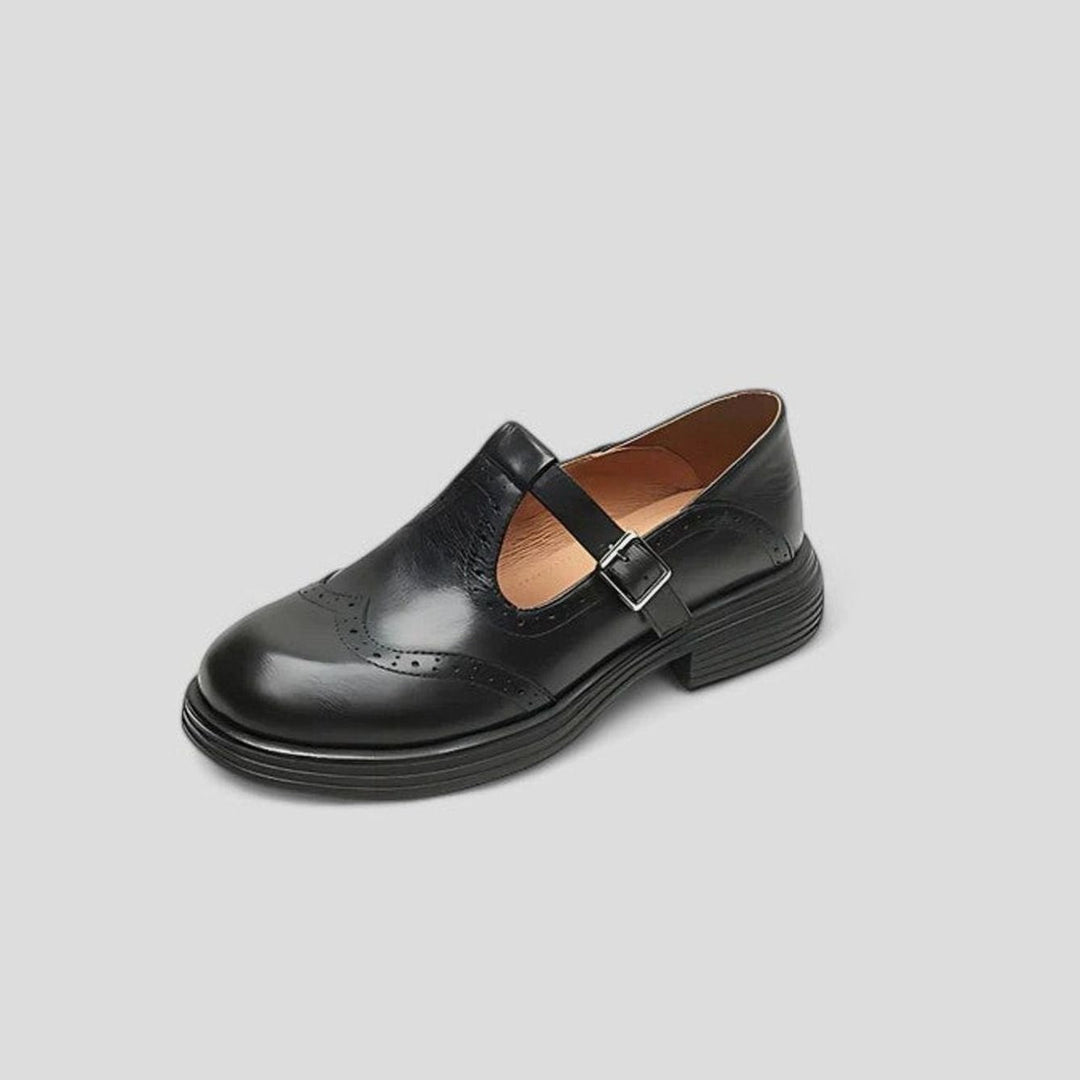 Women's Leather Flats with Vintage Brogue Details (7)