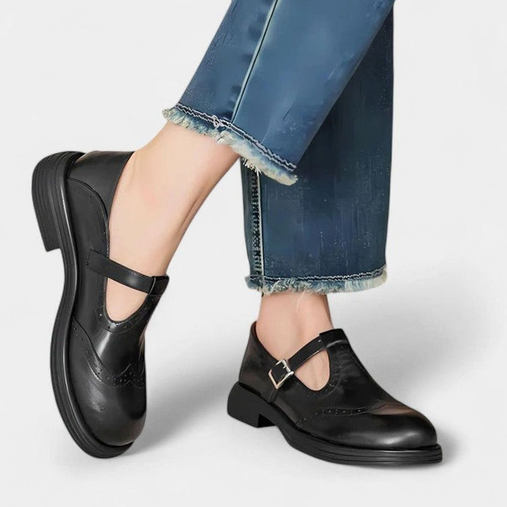 Women's Leather Flats with Vintage Brogue Details in Black
