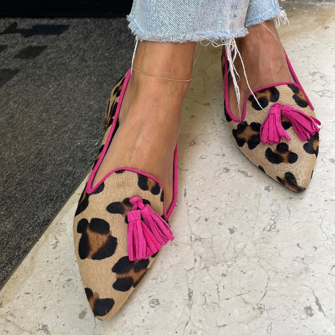 Women's Leopard Leather Flats for Everyday Wear in leopard print