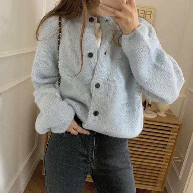 Women's Lightweight Cardigan for Everyday Layering (4)