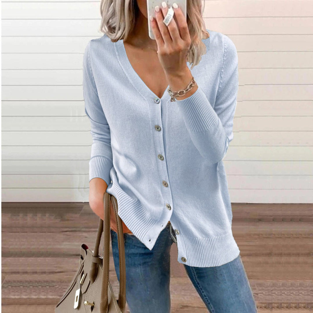 Women's Long Sleeve V-Neck Button Cardigan in Himmelblau