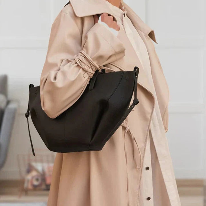 Women's Luxury Vintage Vegan Leather Laptop Bag in Black