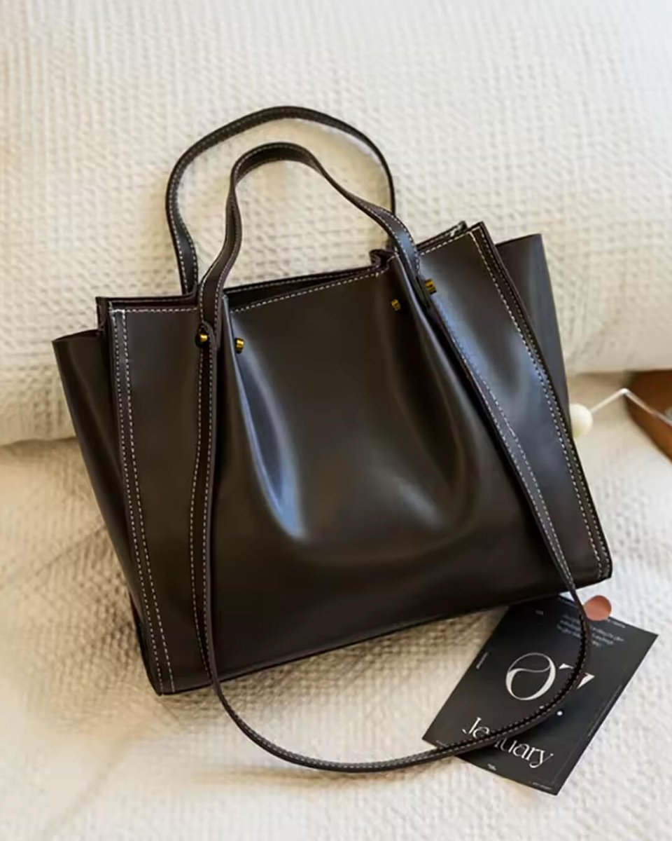Women's Minimalist Vegan Leather Laptop Bag (2)