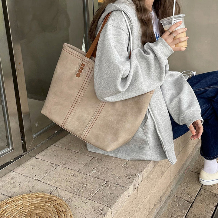 Women's Minimalist Vegan Leather Laptop Bag for Work (2)