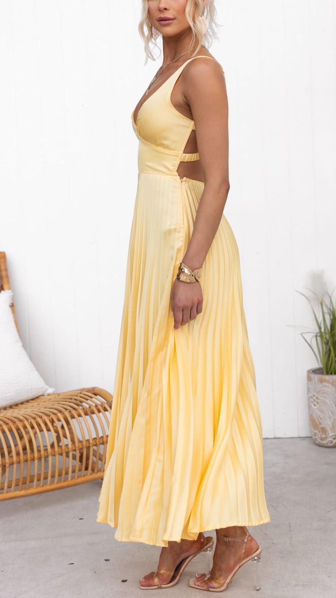Women's Pleated Maxi Dress for Fall Weddings (3)