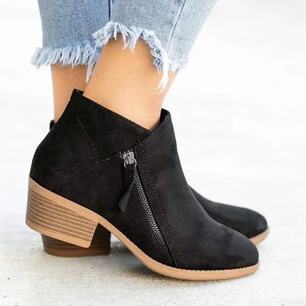 Women's Relaxed Fit Leather Ankle Boots in Black