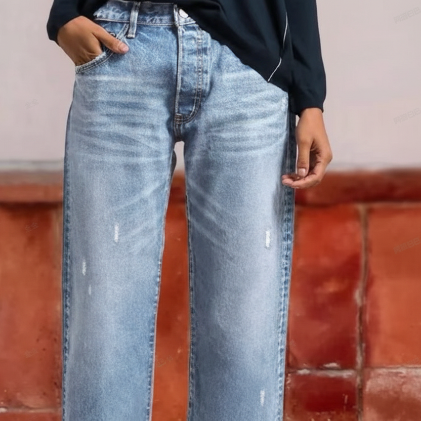 Women's Retro Short Jeans for Fall in Light Blue