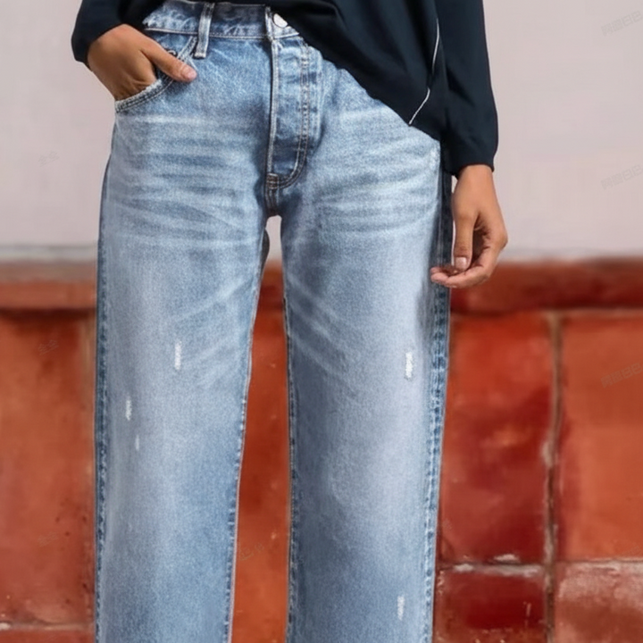 Women's Retro Short Jeans for Fall in Light Blue