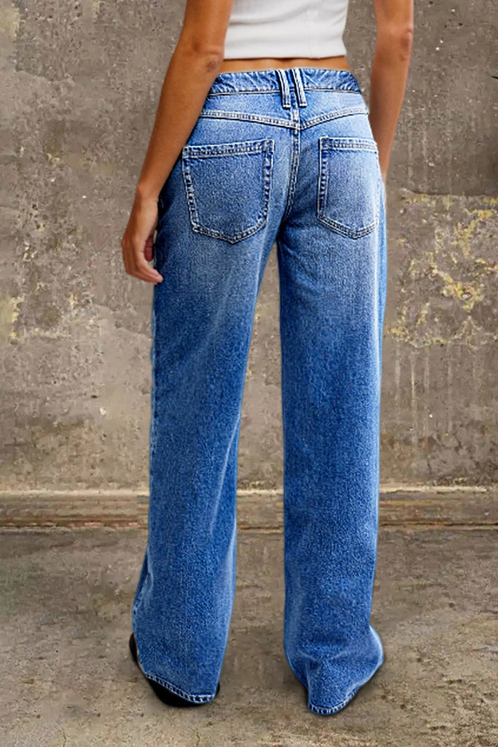 Women's Straight Leg Jeans for Fall (3)
