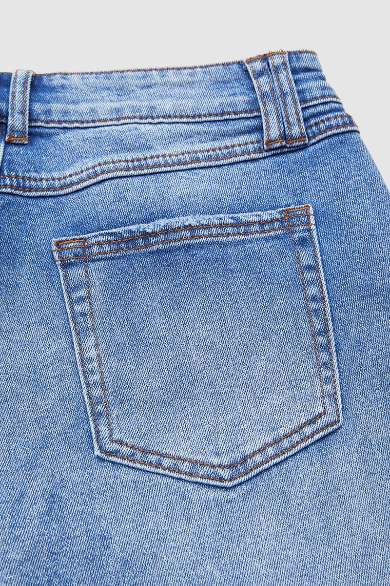 Women's Straight Leg Jeans for Fall (9)