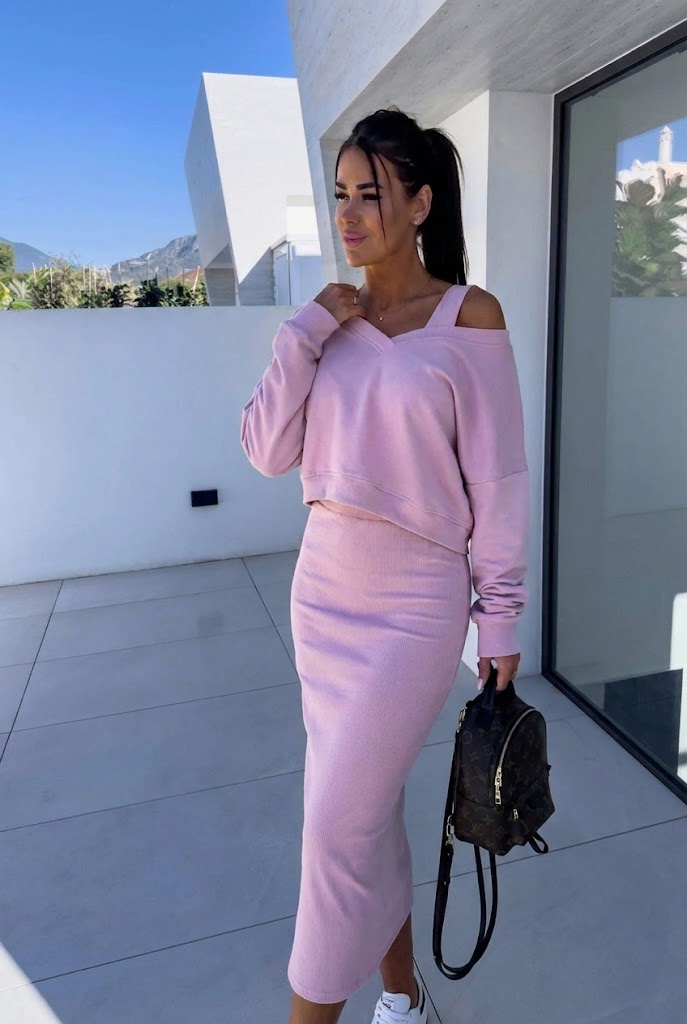 Women's Two-Piece Casual Sweatshirt and Dress Set in Pink