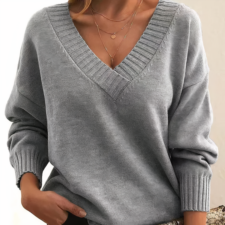 Women's V-Neck Cashmere Sweater for Everyday Elegance in Grey